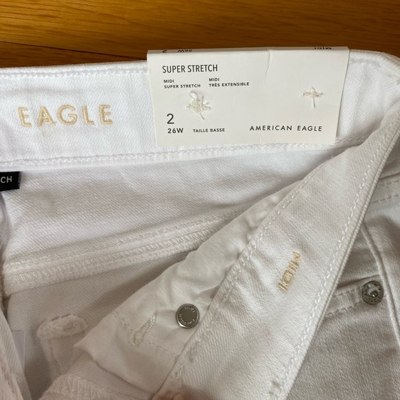 AE White Jean Shorts - Picture 3 of 3